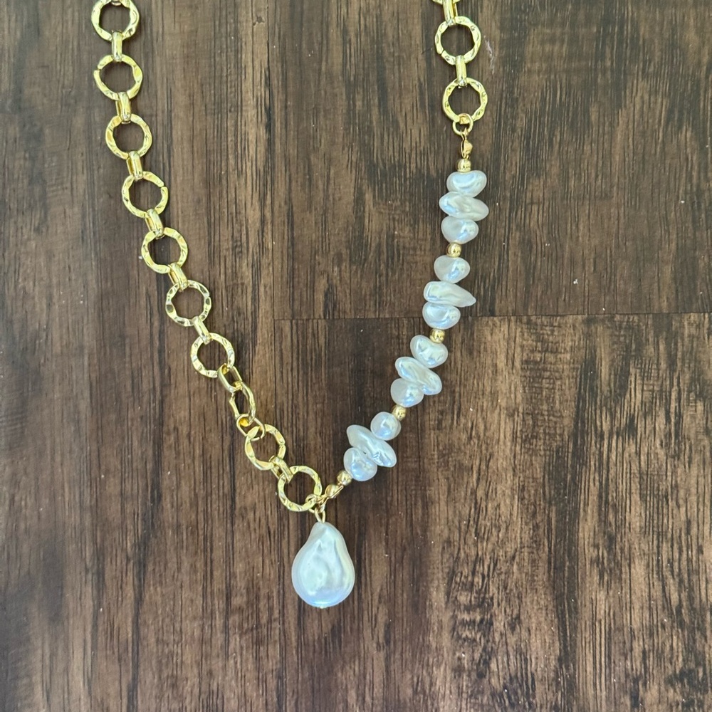 Ann Taylor mixed pearl and chain Necklace - Picture 2 of 14